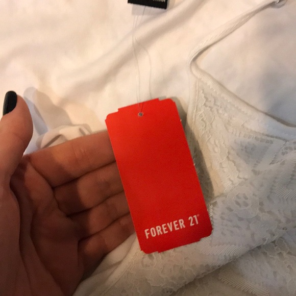 Forever 21 BNWT crop lace top size M - Picture 3 of 3
